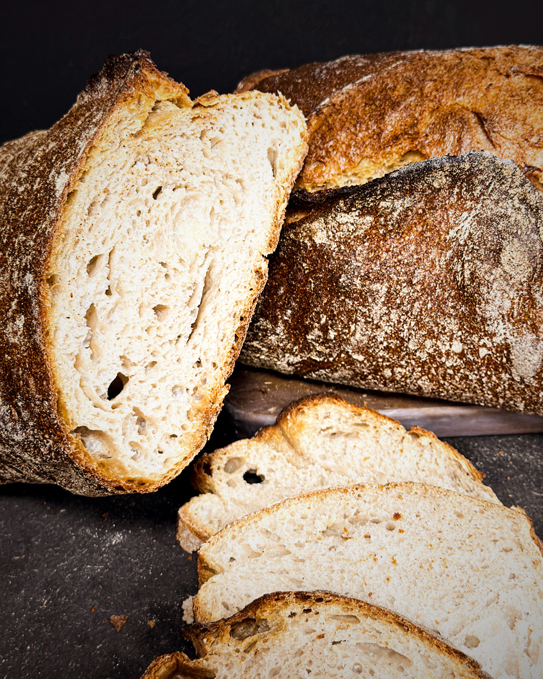 steinfelder brot Brot aus hauseigenem Natursauerteig, Knusprige Kruste mit intensivem Geschmack und ein zarter Kern. Ein sehr rustikales, traditionelles Brot.