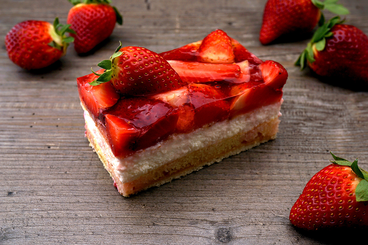 Baeckerei_overmeyer_Erdbeerkuchen_frisch Baeckerei_overmeyer_Erdbeerzeit_Erdbeerkuchen_Erdbeerprodukte